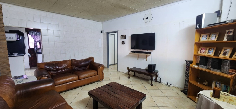 3 Bedroom Property for Sale in Bothasig Western Cape